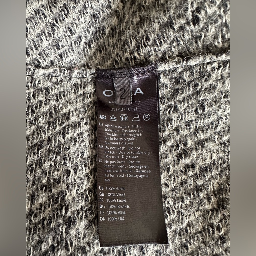 OSKA High Collar Knee Length Coat - Relaxed Fit - 100% Virgin Wool - Picture 9 of 10